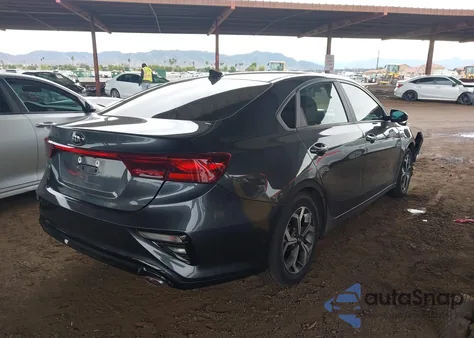 2021 Kia Forte Lxs из США, поврежденный, VIN 3KPF24AD7ME363678